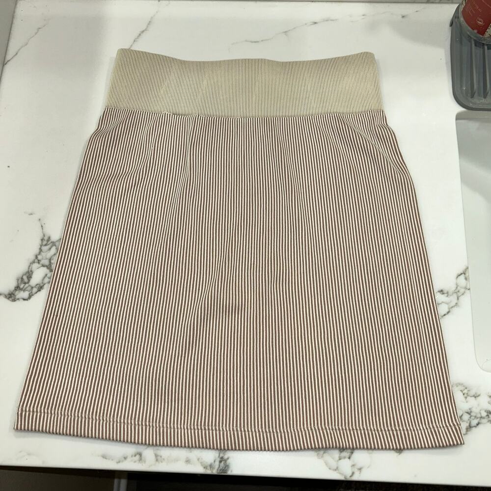 Nike Air Ribbed Tight Fit Skirt - Small - Picture 3 of 8